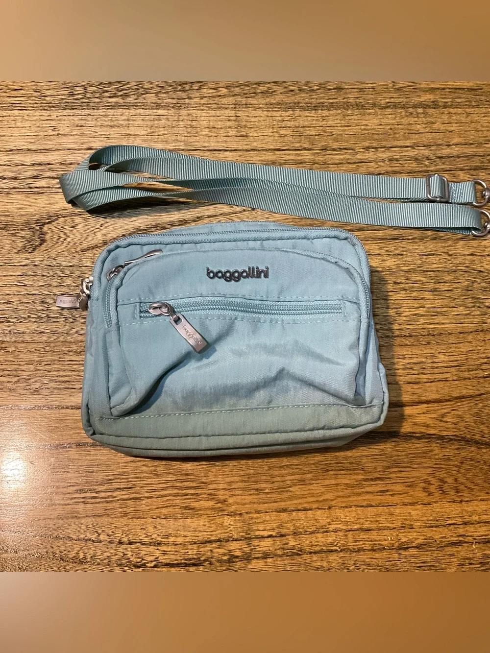 Baggallini triple zip